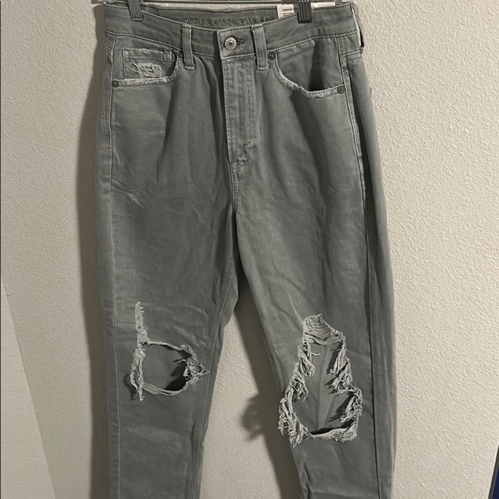 American Eagle Mom Straight Jeans
